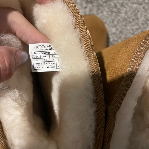 Knee high Ugg boots - Picture 5 of 5